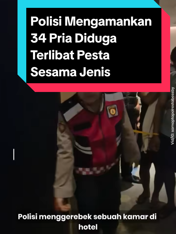 Polisi menggerebek kamar di Hotel Midtown Residence Surabaya, Minggu dini hari (19/10/2025), dan mengamankan 34 pria diduga terlibat pesta sesama jenis. Penggerebekan dilakukan Polsek Wonokromo dan Polrestabes Surabaya usai mendapat laporan warga. Baca selengkapnya di FaktualNews.co #beritatiktok #videoviral #fyp #jatim #beritaviral 