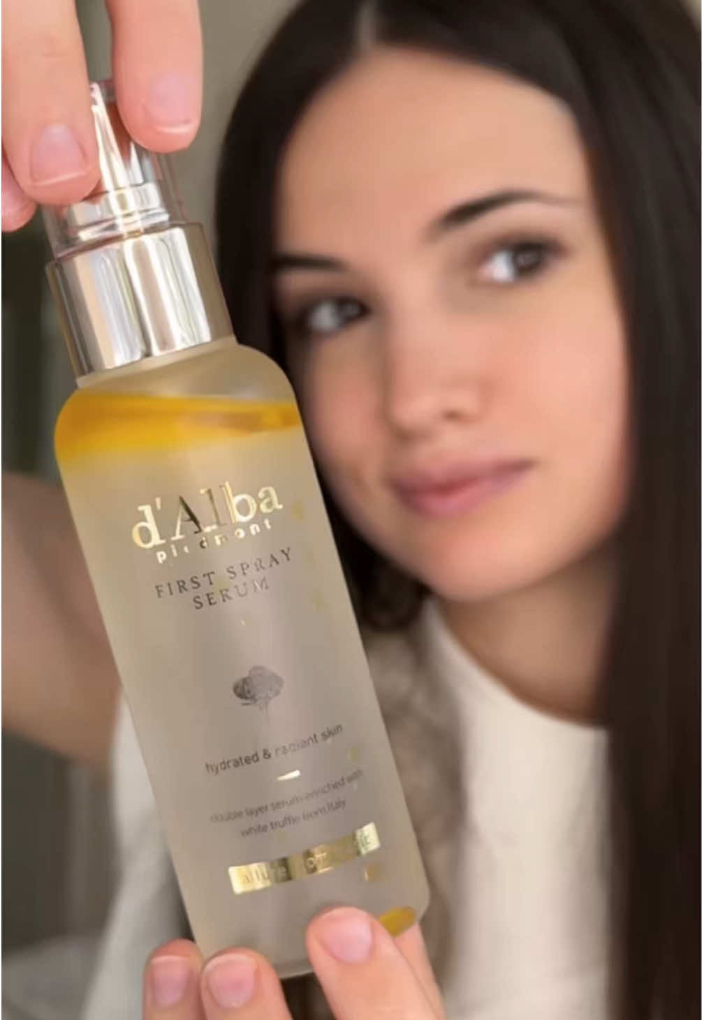 Feeling that 3PM skin fatigue?☀️ This White Truffle First Spray Serum by @DALBA instantly revives dull skin and gives that fresh, glowy look in seconds💛 #dalba #dAlbaAmbassadors #dAlbaChallenge #challenge #3PMrestglow
