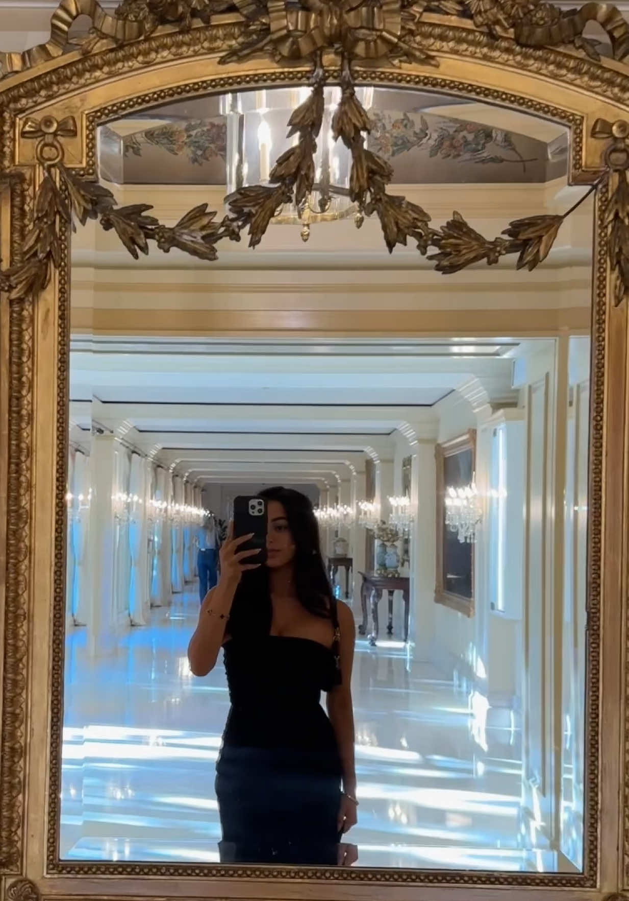 A mirror hates to see me coming 