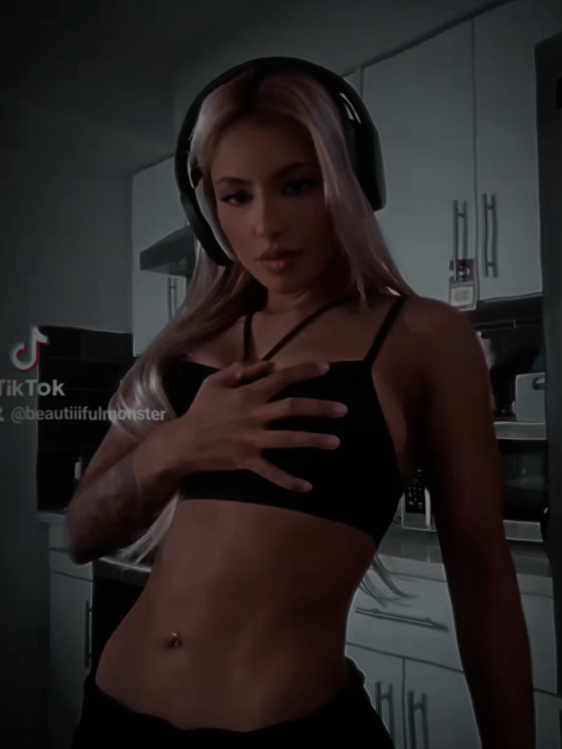 Shredded & disciplined, yet still a ‘fatass’ according to my bro 😂💪 #GymLife #ShreddedAF #MuscleGoals #fyp #FitnessHumor 