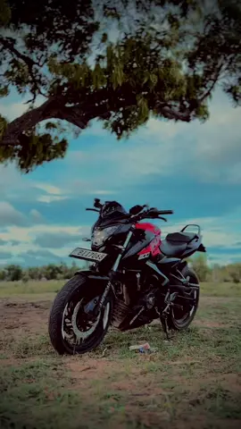 Oru silaperukku maddum erissal varathane seiyum 😈💥…#venom #BII_7068 #Ns200 #tending_song #video_editor🎬 Diwali 