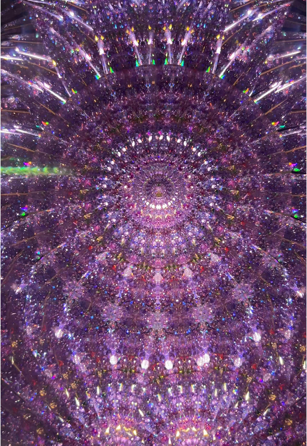 Just lying in this light purple rain, relax and healing ❤️‍🩹 #kaleidoscope #morlenscope #kaleidoscopeart #stainedglass #handcraft #glitterwand #mandala 
