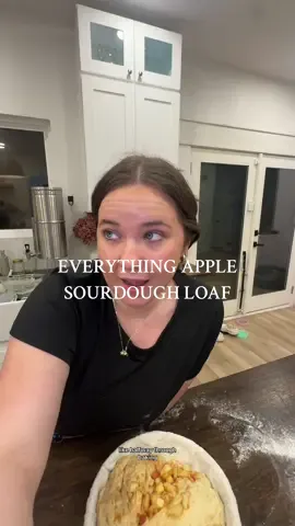 I don’t have high hopes🙈🍎 #apple #apples #sourdough #sourdoughbread #sourdoughbaking #sourdoughinclusions #sourdoughtok 