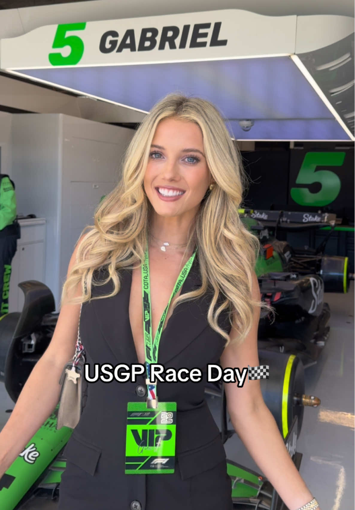 Let’s go🤠💚 @Stake F1 Team KICK Sauber #f1 #racing #usgp 