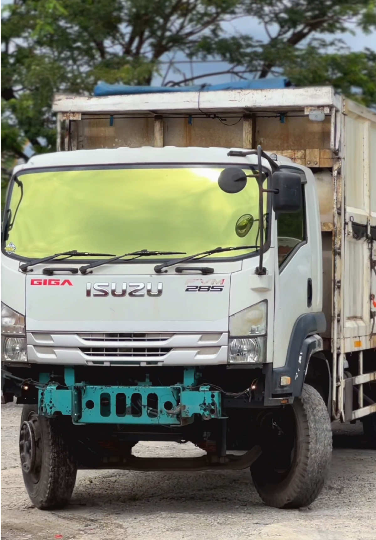 Pemasangan kaca film gold silver🙏 #gosanvariasi #kacafilm #supirtruck #menyalaabangkuh🔥 #fypage 