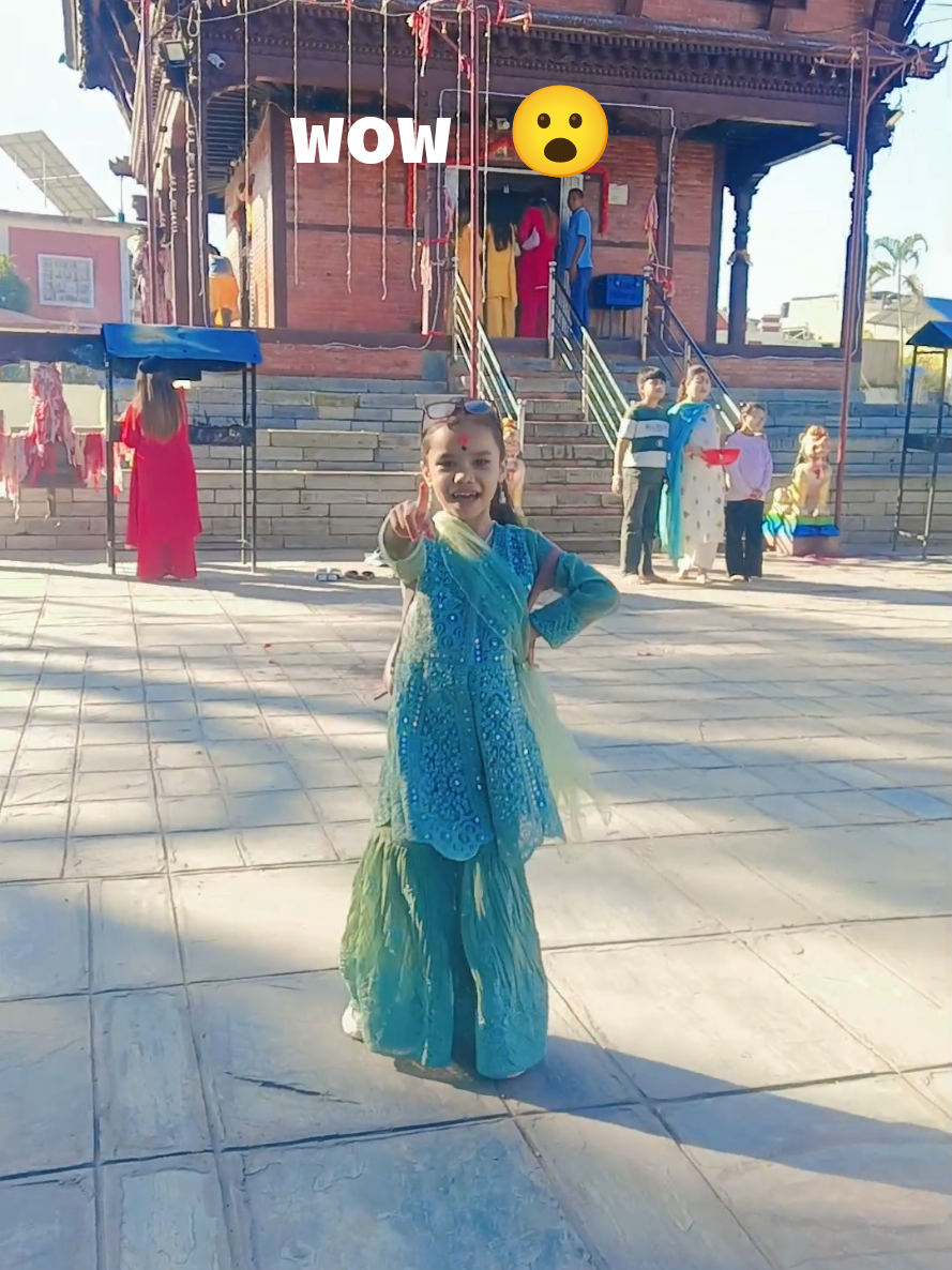 आइस क्रीम खाउँगी कश्मीरी जाउँगि funny dance #viral #foryou #trendingsong @yashodaxettri14 @magar_ dipak @jayandri 