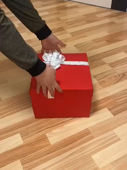 50K+ SOLD! Surprise Explosion Gift Box Kit