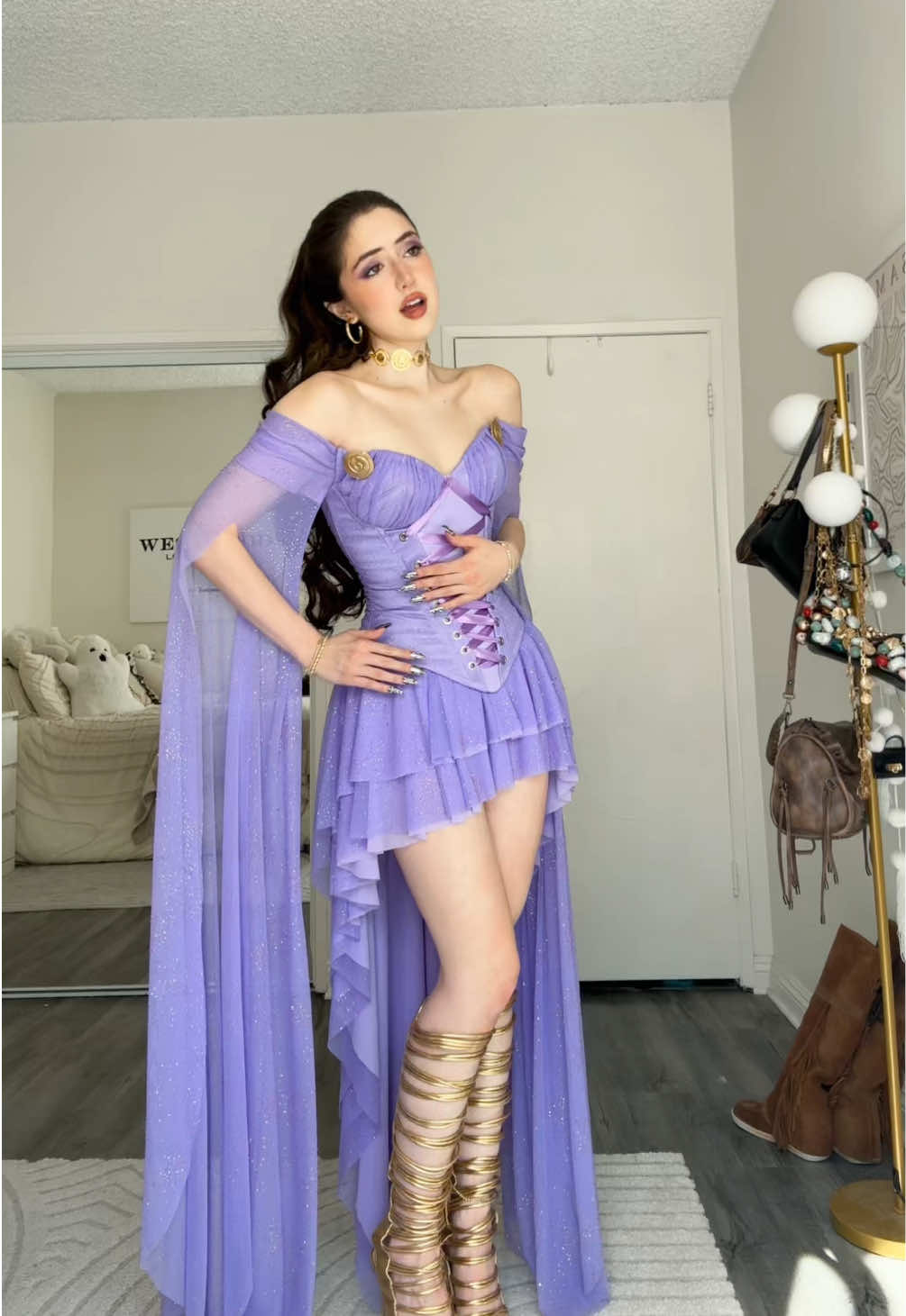 This song is INSANELY fun to lip sync to. Love this woman so much #notsophiesilva #31daysofhalloween #halloweencostume #megara #hercules Megara costume ideas 