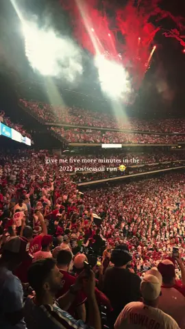 hurt my own feelings doomscrolling my camera roll before bed (!!) #phillies 