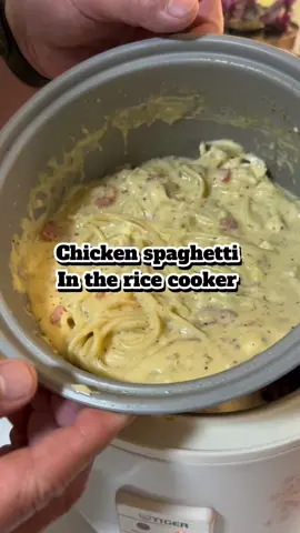 Creamy chicken spaghetti in the rice cooker #ricecooker #spaghetti #chickenspaghetti 