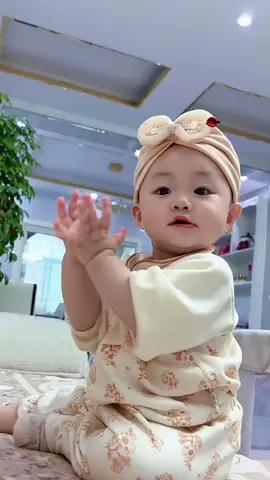 Cíu con cả nhà ưi #xuhuong #embedangyeu #cute #embe #viral 