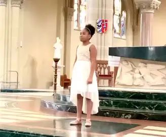 la plus jeune chanteuse d'opéra  victory BRINKER,10 ANS BRAVO MADEMOISELLE  bonne continuation 