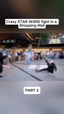 Crazy STAR WARS fight in a Shopping Mall 
