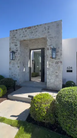 Contemporary Modern in CDM #interiordesign #dreamhome #luxuryhomes #newportbeach #orangecounty 