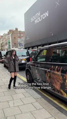 Grim or Oro side?! #lightlark #BookTok #books #grimandoro #alexaster 