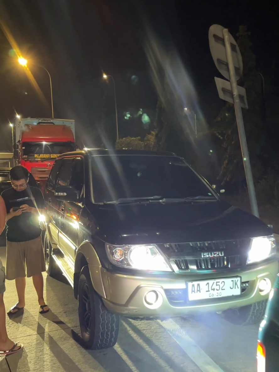 Penak nyekel Isuzu 🥰 #isuzupanther #dieseladdict #panthermaniaindonesia #isuzupantherindonesia #dieselganksemarang  @dieselgank_semarang @dieselplatk @blackmamba_4ja1 @donjon4ja1 @Dikzz_4JA1🐌  @idamanmu_062 @goblin4ja1_ @dutandaruismoyo @blackmamba4ja1 @samid4ja1 @rf.blckpant @adamashary @sayahapiss2 @iqball.cok @nicolasbenayaa @avrilbagasstywn @adrptra_ @rajatega.4ja1 @Ahmad SH @oktaaintann @UCIL silver 4ja1 @_opalll17 