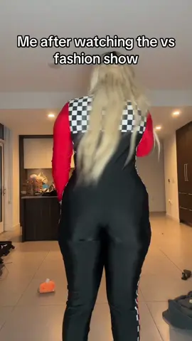 Love ittt #victoriasecretfashionshow #victoriassecret #trending #elenasainte #elena 