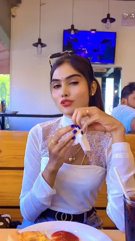 Eee😁✨🦋😻
