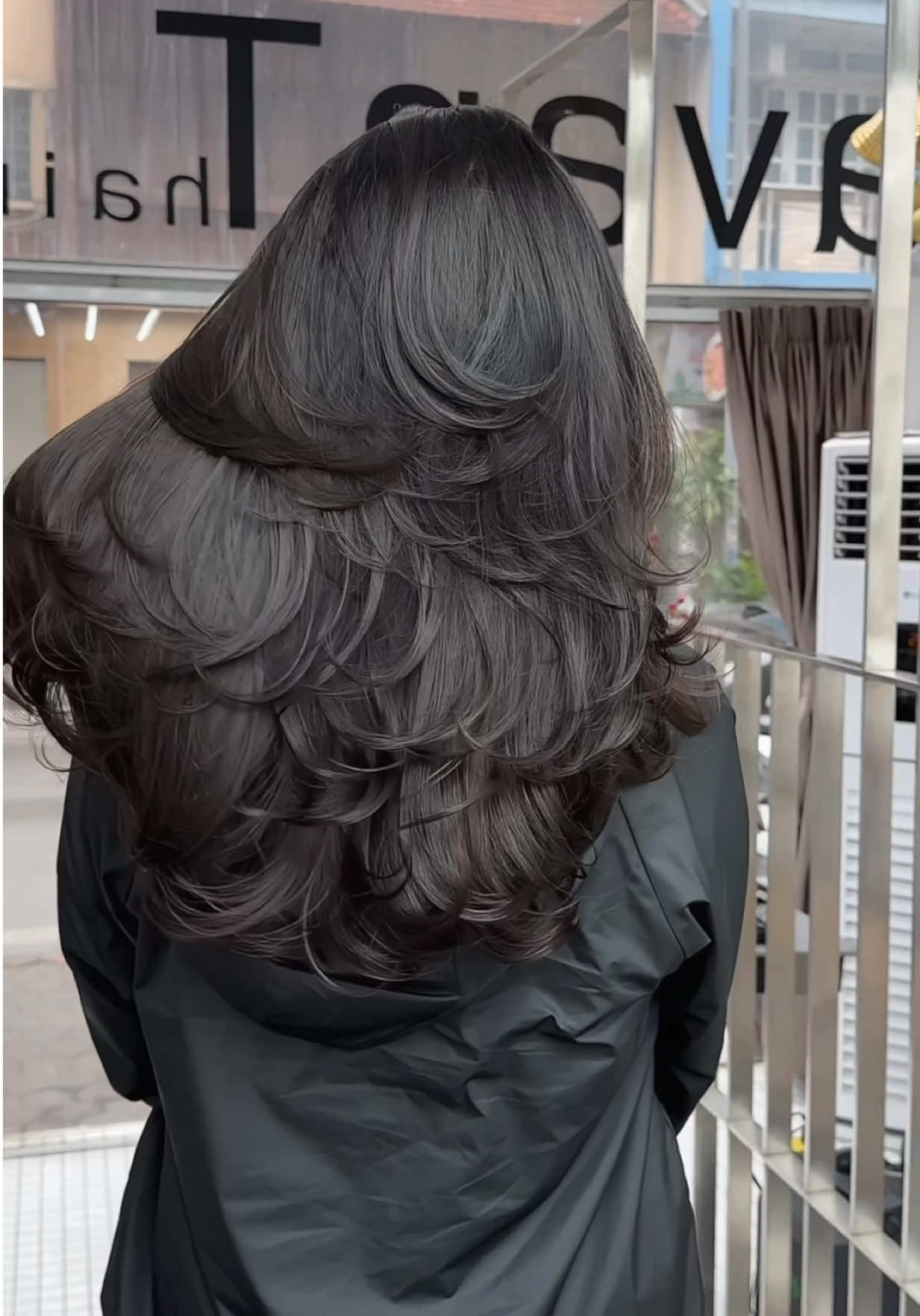 Cứ Layer bung mà uốn chị em ạ! Vừa đẹp lại dễ chăm sóc #AvanTHairStudio #layerbung #uốntóc #layerphantang