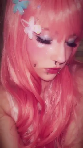 Back flash lighting is the best #fyp #foryoupage #2014tumblr #kawaiiaesthetic #pinkmakeup 