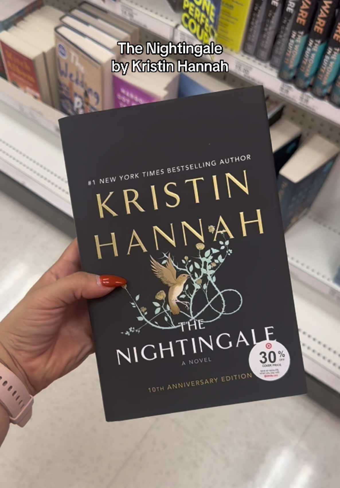 6/5 ⭐️ Wish I could read it for the first time again. #thenightingale #kristinhannah #sprayededges 