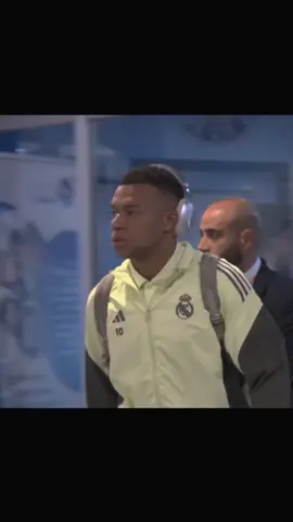 Thank you KyKy, these are the games we need his goals the most. 10+ goals in 9 La liga games. What a players. 🤍❤️‍🩹 #kylianmbappé #realmadrid #legenda #4u #foryour 