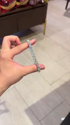 Lắc tay Tenis siêu sáng 💎 Cả nam và nữ đeo đều Ok nhaa. Quá đẹp #trangsuc #nhan #xuhuong #phugialuxury #moissanite 