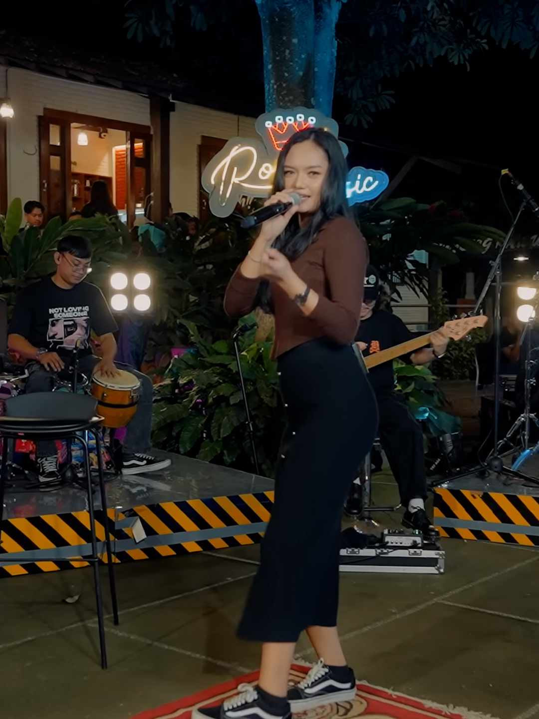 Aring aring mbakar gedang campur sawi Sampek gering ulihe isun mikiri GULU PEDOT - @jessicanovaliaa #gulupedot #jessicanovalia
