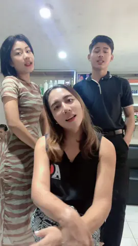 #သီချင်းလေးကြိုက်လို့#ဆိုင်က ကလေးတွေနဲ့အပျင်းပျေဆော့#မိတ်ကပ်မင်းမင်း 