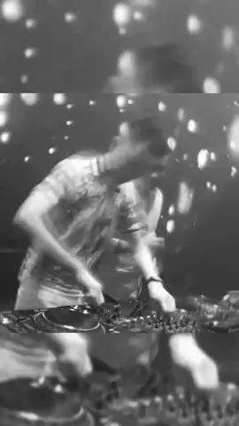 Cuộc đời là thế mà,không chơi thì bước ra….#thaihoangofficial #phuthuyamnhac #nhachaymoingay #fyp #xuhuongtiktok 