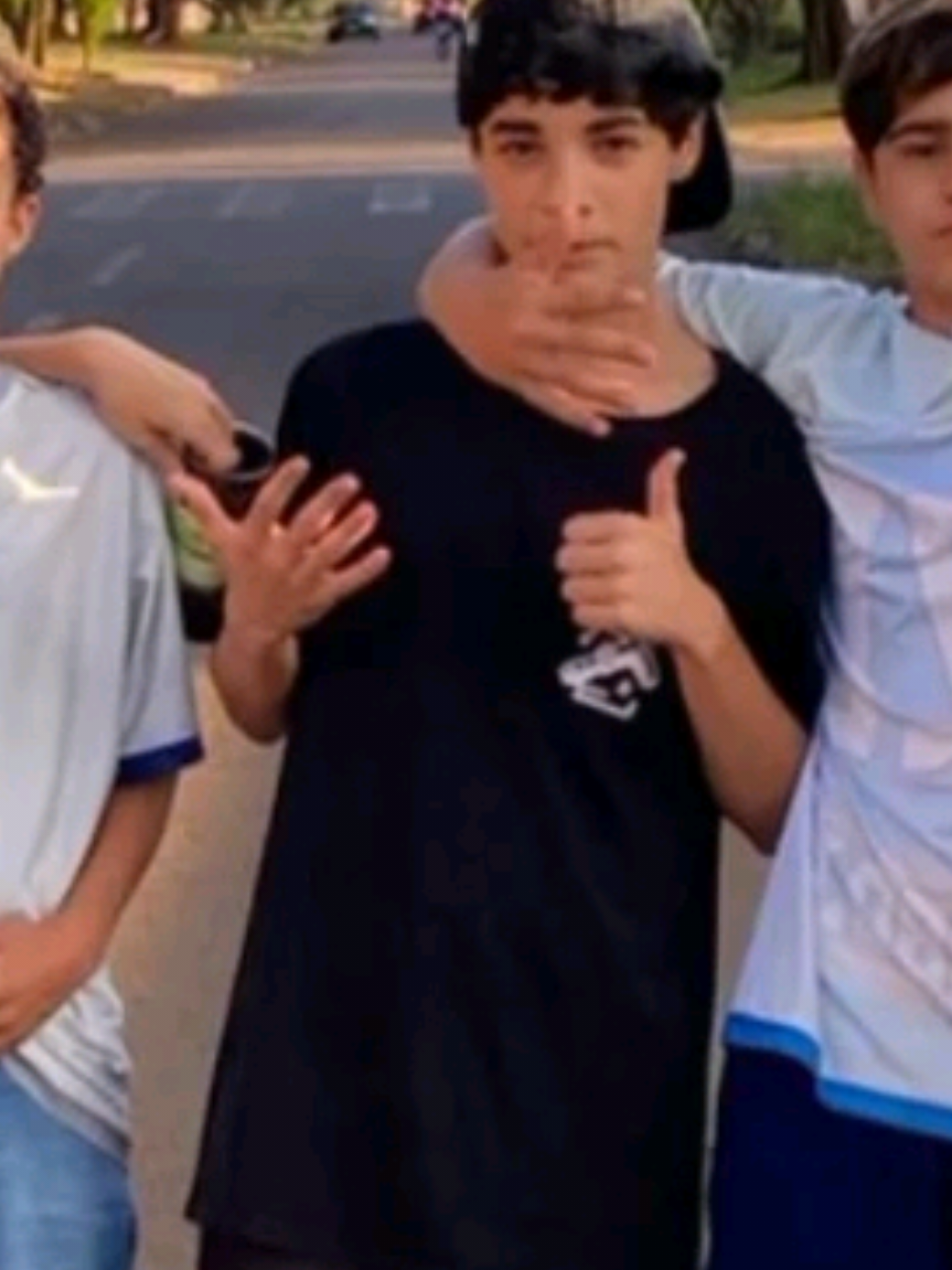 esse Luiz Otávio e um gostoso viu AFF 🫦🫦🫦@✌  nossa Luiz Otávio vamos ali 🫦🫦 #5v1 #luizotavio #meninosdecascavel #bonito #CapCut 