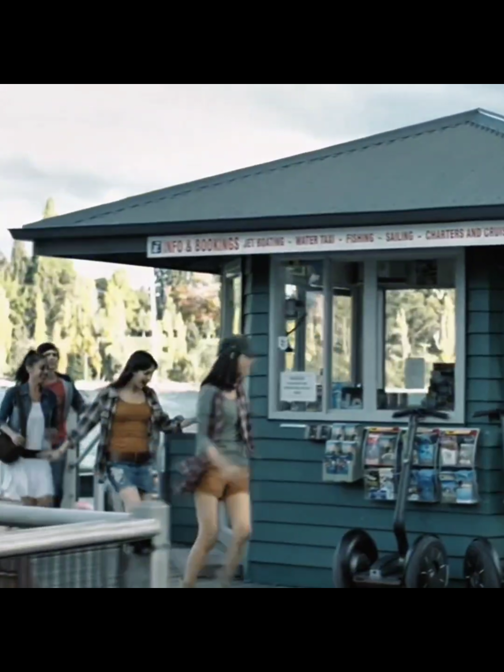 Kamu ingat gak sama iklan SilverQueen? nah ternyata salah satu bintang iklan nya adalah orang Indonesia 🍫 keren banget kan.  #iklansilverqueen2012 #nostalgia #iklanjadul #fyp #widikasidmore 