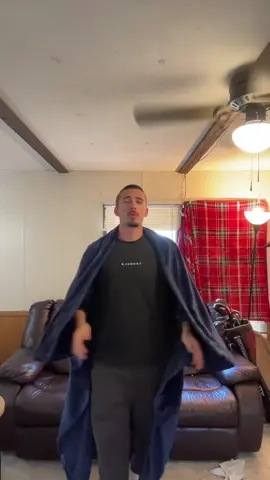 A great gift for your lady #wearableblanket #girlfriendgift #giftidea #cozyathome #coldweather 