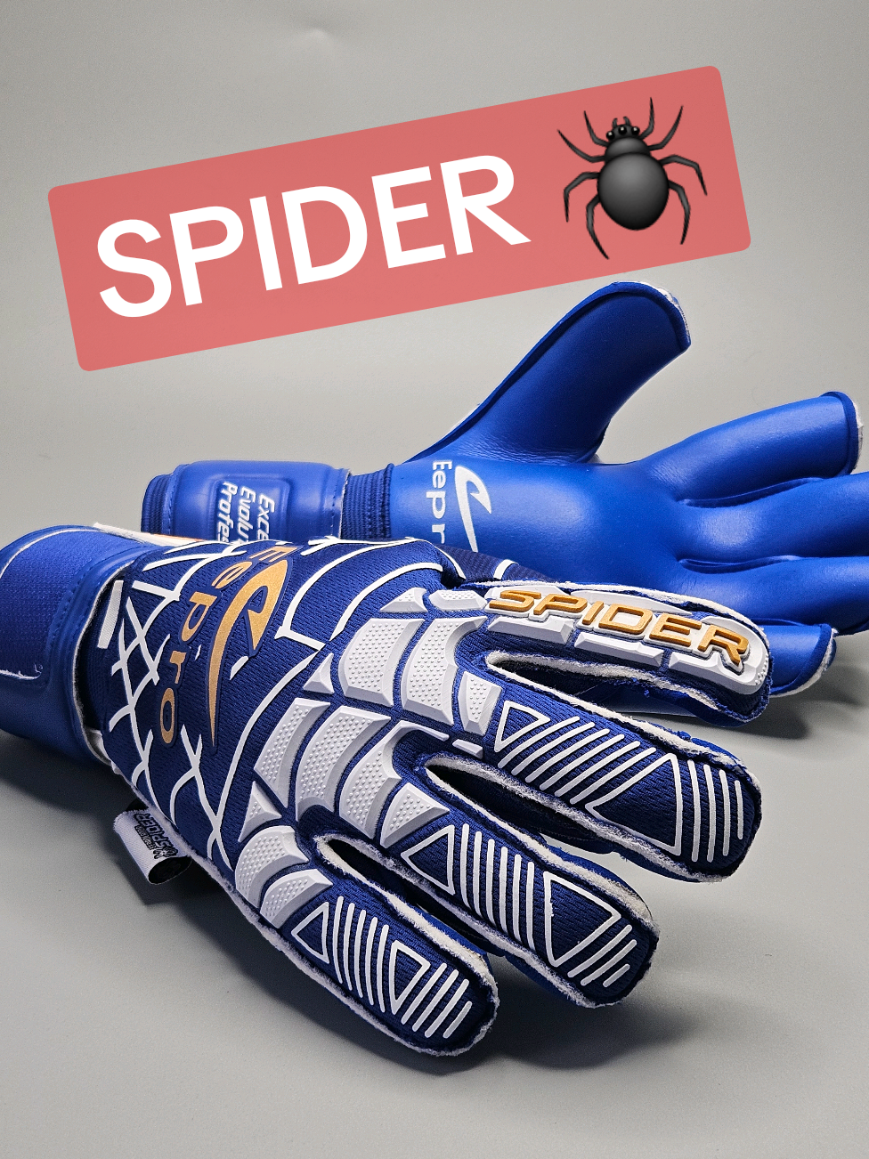 🕷️ Eeprolator SPIDER [EG10R5]: ปล่อยพลังหนึบ ดุจใยแมงมุม! 🕷️ สัมผัสการยึดเกาะขั้นสุด ที่ผู้รักษาประตูทุกคนต้องมี! Eeprolator SPIDER ไม่ใช่แค่ถุงมือ แต่คืออาวุธลับที่ช่วยให้คุณเซฟลูกยากได้อย่างมั่นใจ ✨ รายละเอียดที่ทำให้คุณเหนือกว่า ✨ -การตัดเย็บ: Hybrid Roll CUT ผสานความกระชับของ Roll Finger เข้ากับความยืดหยุ่น! ให้พื้นที่สัมผัสบอลสูงสุด โอบรับนิ้วมืออย่างสมบูรณ์แบบ ไม่พลาดทุกจังหวะ -โฟม: German Soft Latex หนา 4mm โฟมคุณภาพสูง 