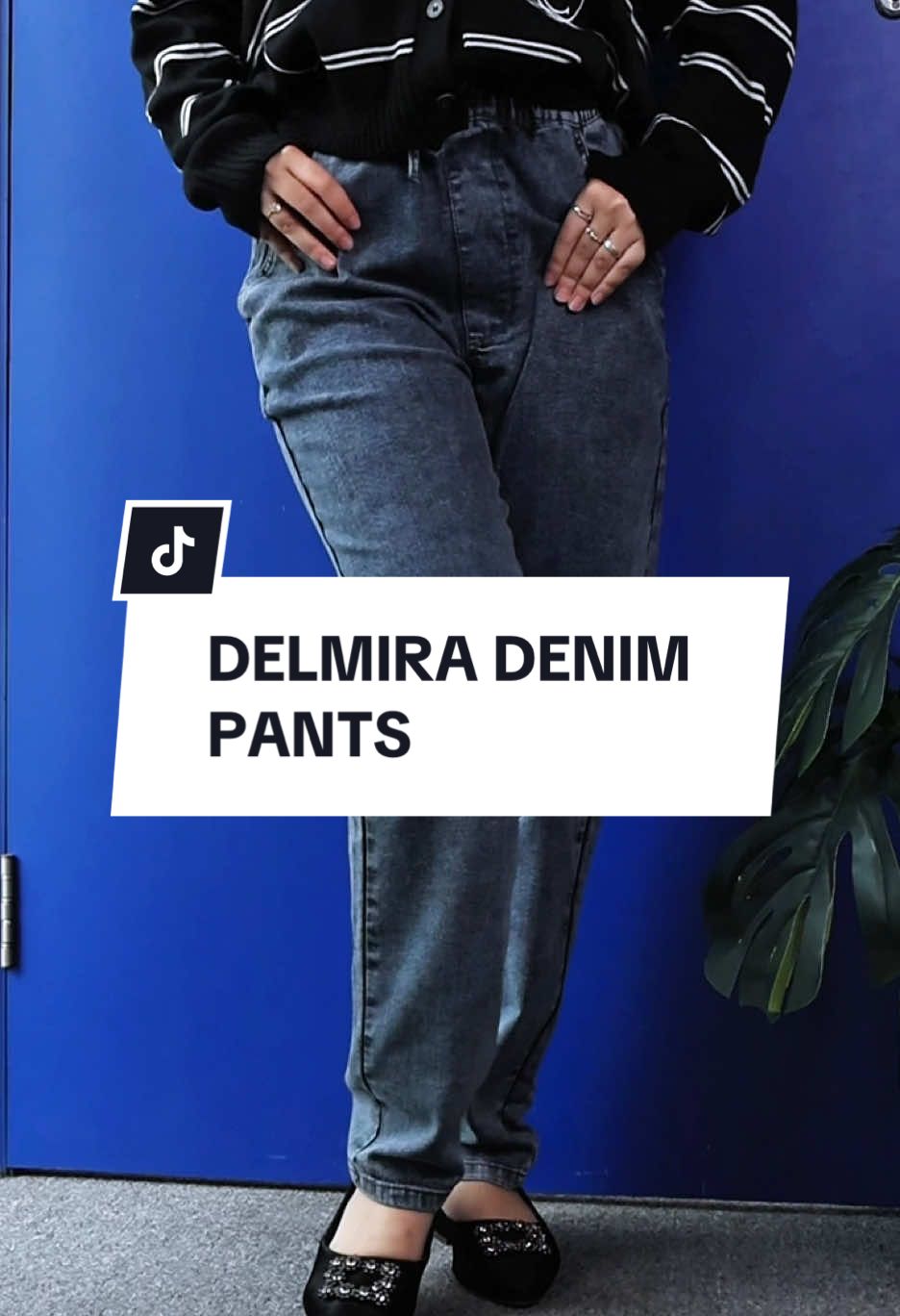 Casual look, slim fit. Delmira Denim! nyaman dengan pinggang tali serut untuk gaya yang pas setiap hari. #Embaladies #delmiradenimpants #outfitideas #GayadiTiktok #casualoutfit 