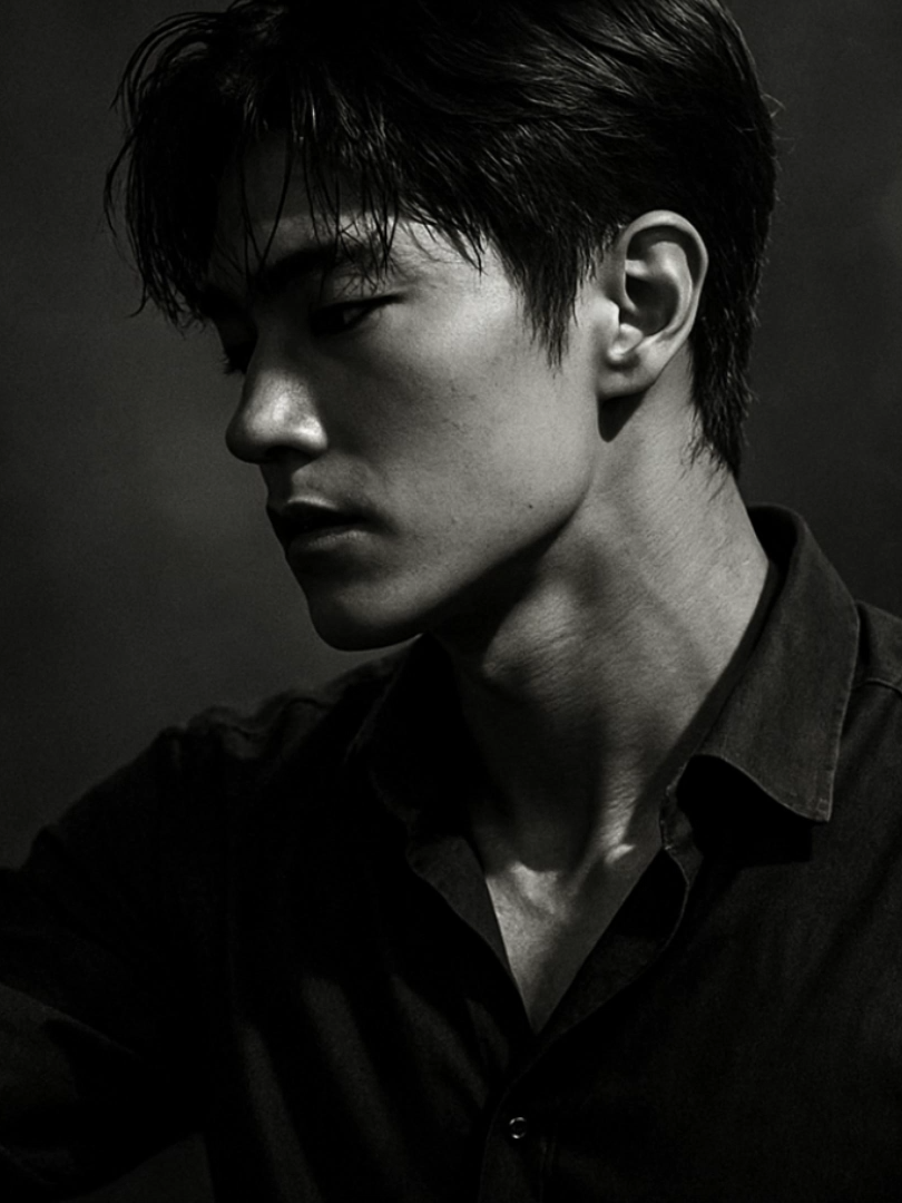 Let Me Go  ｜K-POP｜Emotional Music｜Comfort Song｜Healing Music｜Recommended Ballad 붙잡을 수 없다는 걸 알면서도 끝내 그 말을 내뱉었다. Please… just let me go. #LetMeGo #EmotionalBallad #HealingMusic #ComfortSong #QuietComfort #HeartRecovery #LateNightVibes #SadLove #RecommendedBallad  유튜브에서 sonn985 를 검색해 주세요. '음악은 말을 대신한다' 채널을 만나실 수 있어요. 당신의 취향을 건드릴 멜로디, 틀림없이 하나쯤은 있어요. 구독은 센스 있게✨ 제목 : Let Me Go  본 콘텐츠를 활용하실 경우, 출처 꼭 표기해 주세요 🎧 원곡 그대로 사용 부탁드려요 아티스트 sonn985, sunho974의 음악이 해외 주요 스트리밍 서비스에 정식 유통·공개되었습니다. (Spotify, Apple Music / iTunes, YouTube Music, Amazon Music, Deezer, TIDAL, Shazam 등) 이제 전 세계 어디서든 검색 후 스트리밍/다운로드 하실 수 있어요. The music of artists sonn985 and sunho974 has been officially distributed and released on major global streaming services (Spotify, Apple Music / iTunes, YouTube Music, Amazon Music, Deezer, TIDAL, Shazam, etc.). Now, listeners around the world can search, stream, and download their songs anytime, anywhere.