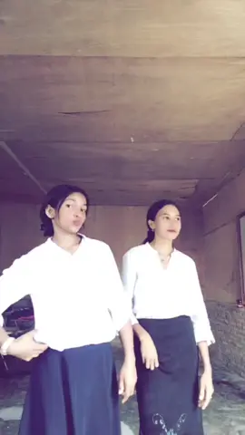 # 🥰😅