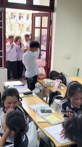 #xuhuong #viral chuyện tình kế bên lớp😍
