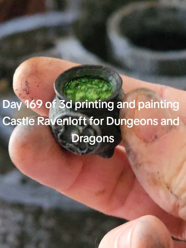 Moving on up!! Everyday we draw closer to the heart and the top of Castle Ravenloft. Had fun putting the little cauldron in there and doing a bit of detail work on the floor. #dnd #dungeonsanddragons #ttrpg #miniaturepainting #3dprinting 