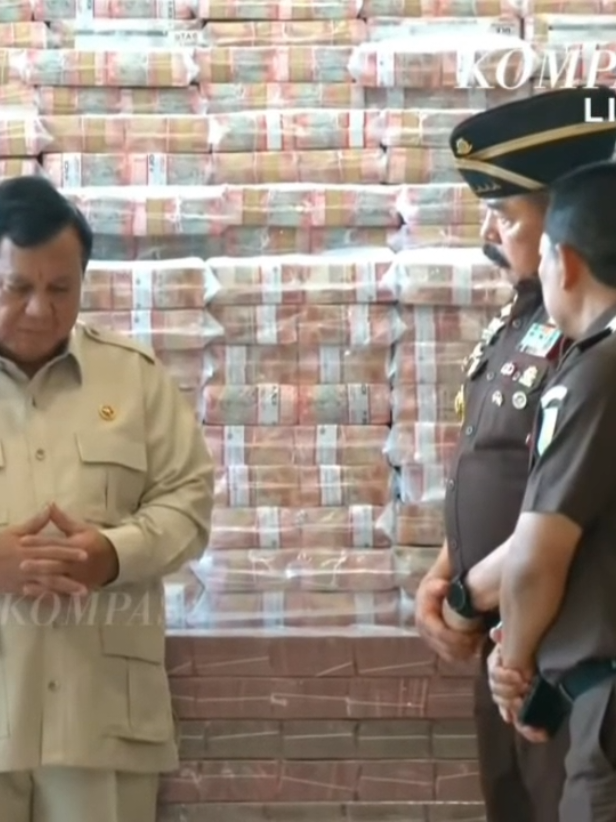 Penyerahan uang pengganti kerugian negara sebesar 13T kasus korupsi CPO oleh Kejaksaan Agung disaksikan Presiden Prabowo Subianto.  #jampidsus #kejaksaan #kejaksaanri #prabowo #jaksaagung 