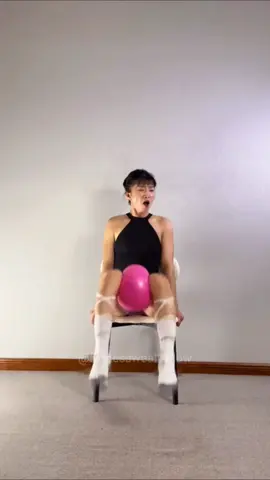 Home workout to build a strong and stable core. #workout #build #body #healtystyle #vairl 