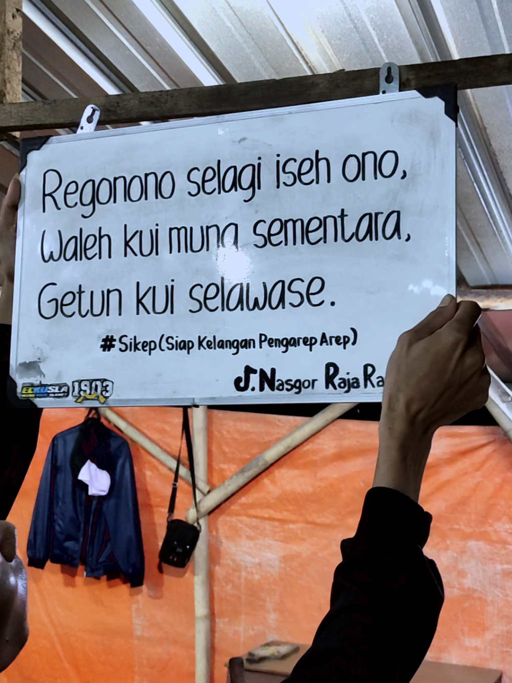 @Ndarboy Genk mending di teruske tapi kelaran, opo di uwisi tapi gamon ra ketulungan? #quotes #jowostory #storyjowo #fyp #masukberanda #nasigorengrajarasa #ponorgo24jam #fyppppppppppppppppppppppp #jowopride #rombongannyeni #sampitak 