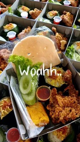 Nasi Gurih telur rawis dan ayam kremes........tultul mantul.....#nasiboxenak #nasibox #nasiboxbekasi #fyp #Nasibakar #ayambakar 