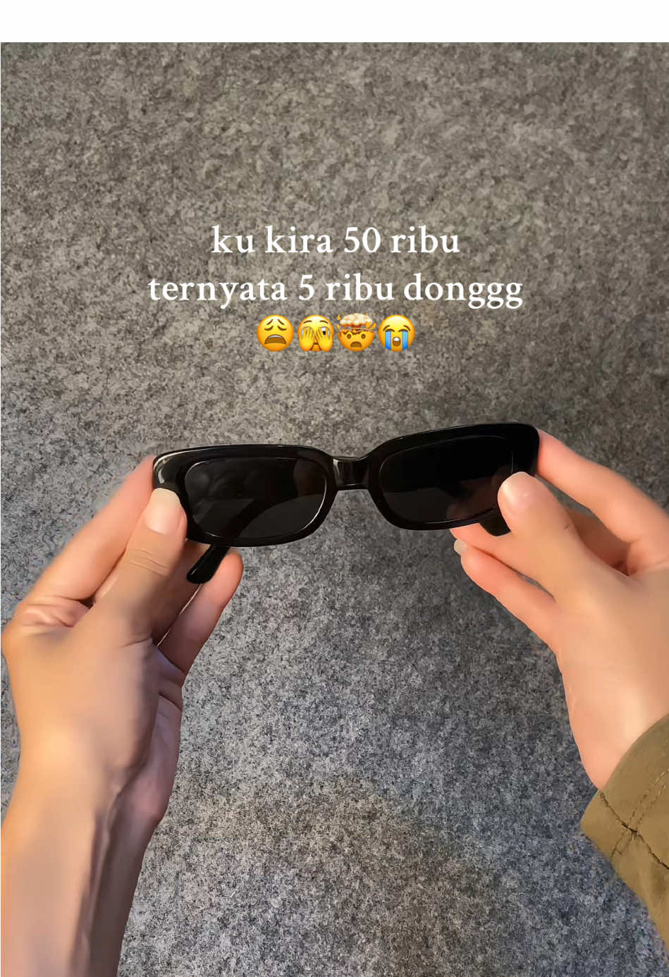 siapa sangka kaca mata se kece ini cuma seharga permen 5 ribu doang😩😭🤯#fyp #gajiansale #fyppppppppppppppppppppppp #lfl💛 #lfl 