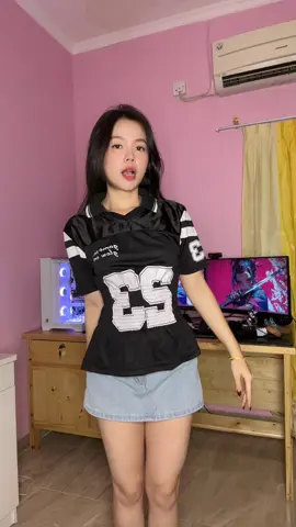 suka banget sama jersey fitted ini🤏🏻 #fyp #outfitideas #outfit #OOTD #fashion 