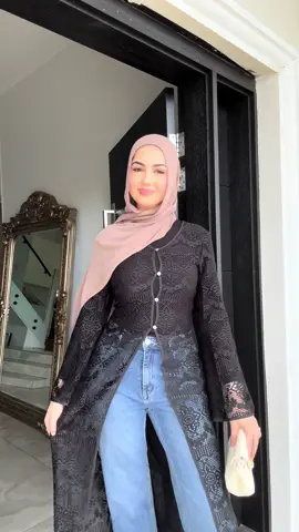 The KAMILA crochet cardigan 🔥 📍2/128 Waterloo Road, Greenacre, SYD  📍 www.Phyrewear.com.au 🌎 World wide shipping  #hijab #phyrewear #viralhijab #trending #casualfashion                    