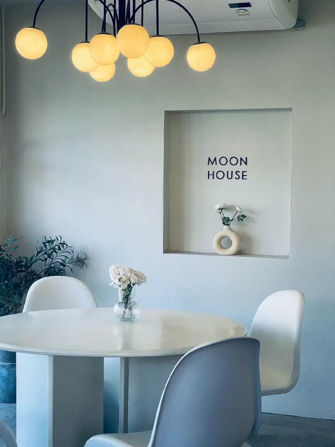 This is your sign to slow down and relax. #moonhousecafe #CafeTok #AestheticVibes #InteriorDesign #chill 