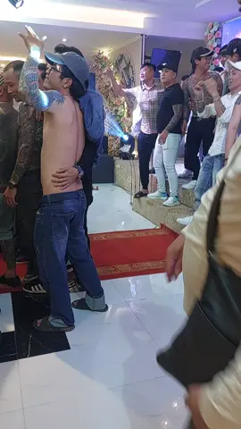 ae ta đậm sâu....