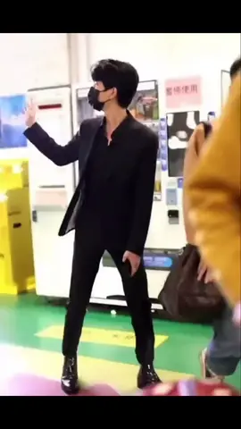 Em lang thang tìm bóng dáng chàng 🤗🤗🤗 #justicefor于朦胧 #justiceforalanyu #justiceforalanyumenglong #justiceforyumenglong #justiceforvumonglung @Năm Ấy !!! có YuMengLung @Năm Ấy !!! có YuMengLung @Năm Ấy !!! có YuMengLung 