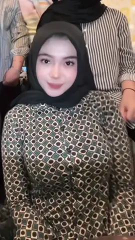 ga semua kuat ka @ocann.cantik #hrcantika #ocan #pulen #jilbabgede 